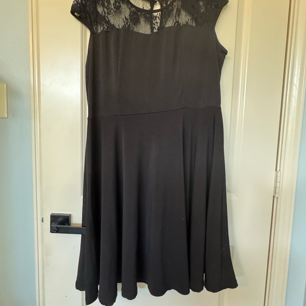 Elegant Black Lace Dress